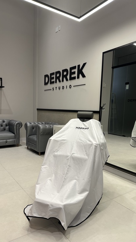 Cadeira com capa DERREK pronta para o atendimento